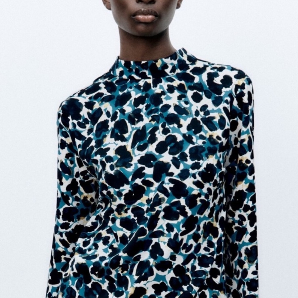 🟠NWT ZARA Long Sleeve Animal Print Blouse w/Keyhole in Back Black/Blue/Gold MED